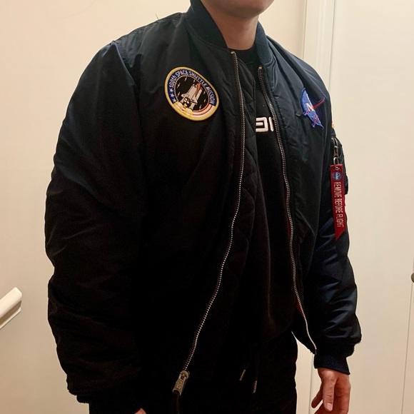 **** SOLD ****Men’s NASA Jacket - Picture 2 of 5